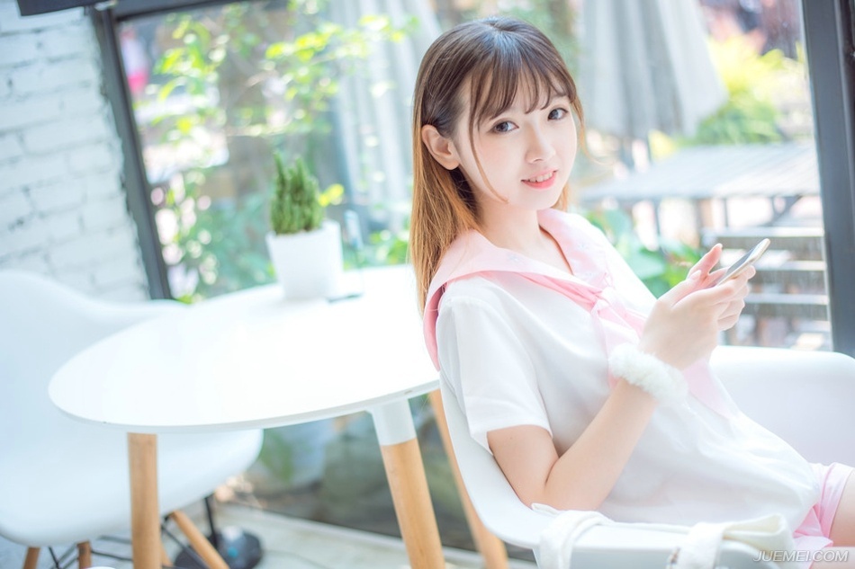 “那只是顺带。”庞统摇了摇头：“现在那阆中大营之中，可是已经有不少人投了我军。”